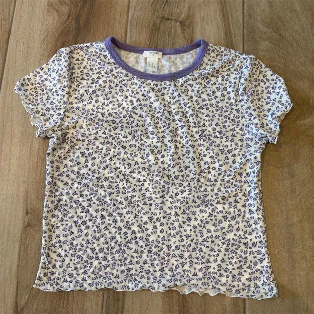 Forever 21 Baby Tee Womens Size L Ivory Floral Ribbed Cropped Purple Trim